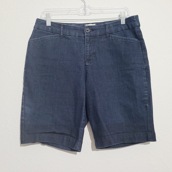 St. John's Bay Bermuda Shorts Woman's Size 10P Blue Denim Stretch - Picture 1 of 10
